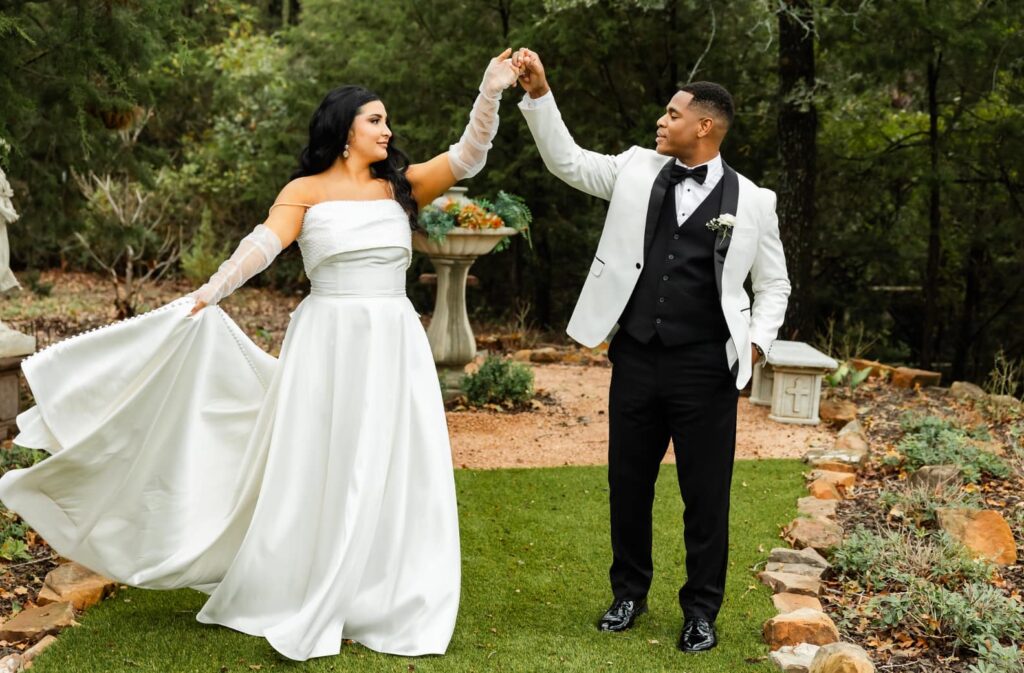 Wedding venue near Fort Worth with luxury reception and outdoor ceremony