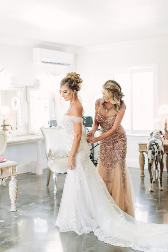 16 Ways to Honor Your Mother at your Fort Worth Wedding