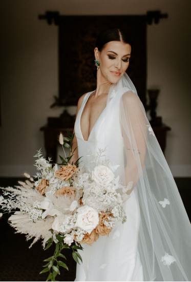 Fort Worth wedding venue with outdoor garden wedding ceremony, elegant indoor receptions