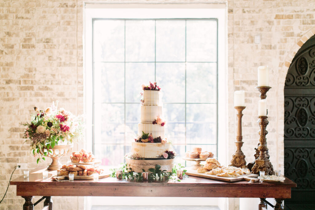 Fort Worth wedding venue reception cake