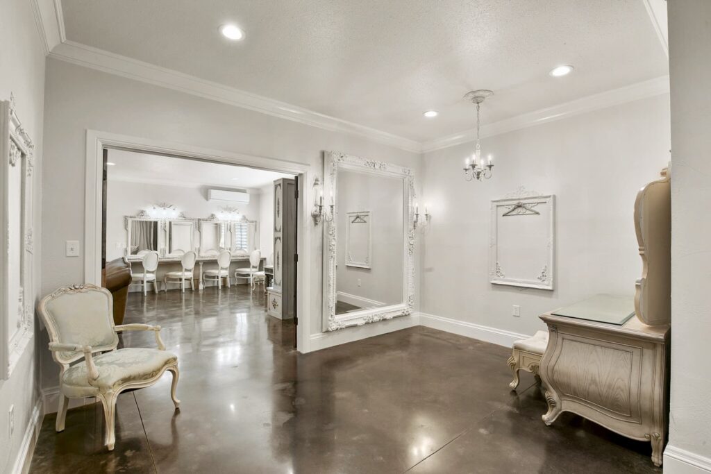 Dallas Fort Worth Wedding venue featuring a luxury bride dressing room at a European style Texas Wedding Venue
