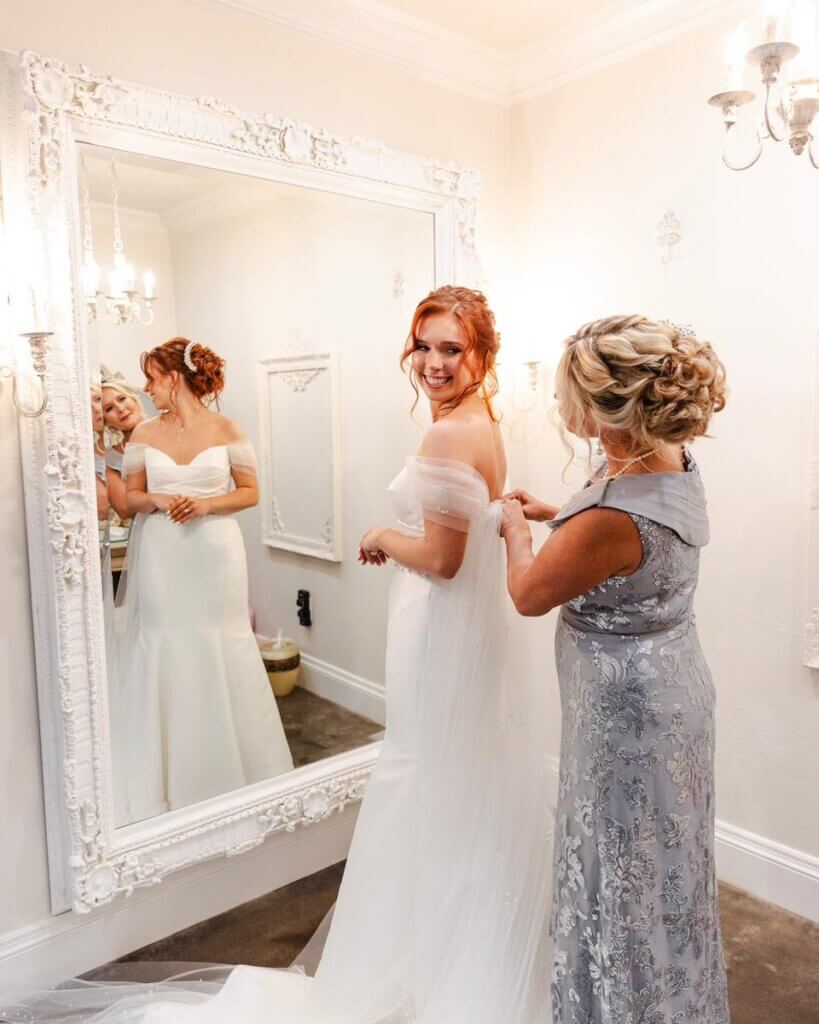 16 Ways to Honor Your Mother at Your Wedding