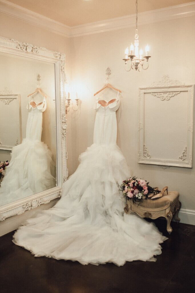What to Spend on a Wedding Gift When Attending a Fort Worth Wedding