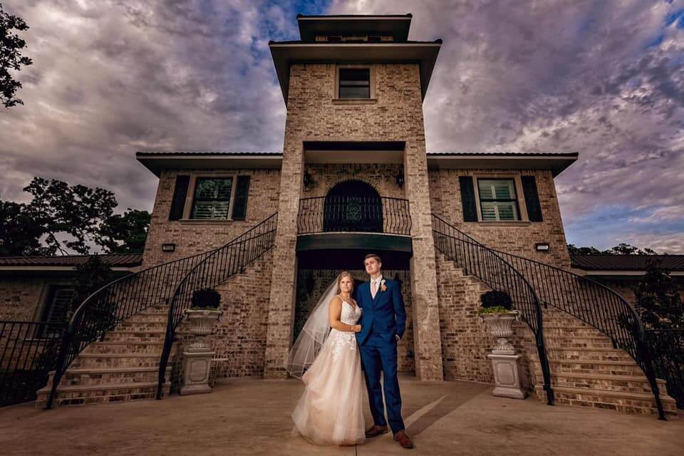 What Are the Best 2027 Wedding Dates?