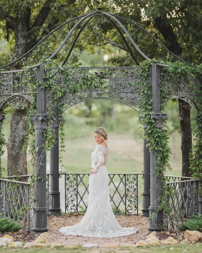 Secret garden at a luxury wedding venue near Fort Worth