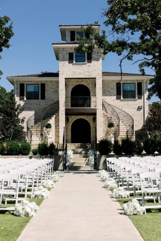 Luxury Mansion Style Wedding Venue for up to 300 wedding guests near Fort Worth